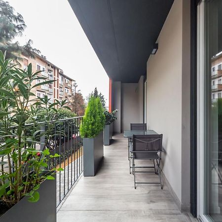 Comfy Apt With Private Parking & Balcony Milano Ngoại thất bức ảnh