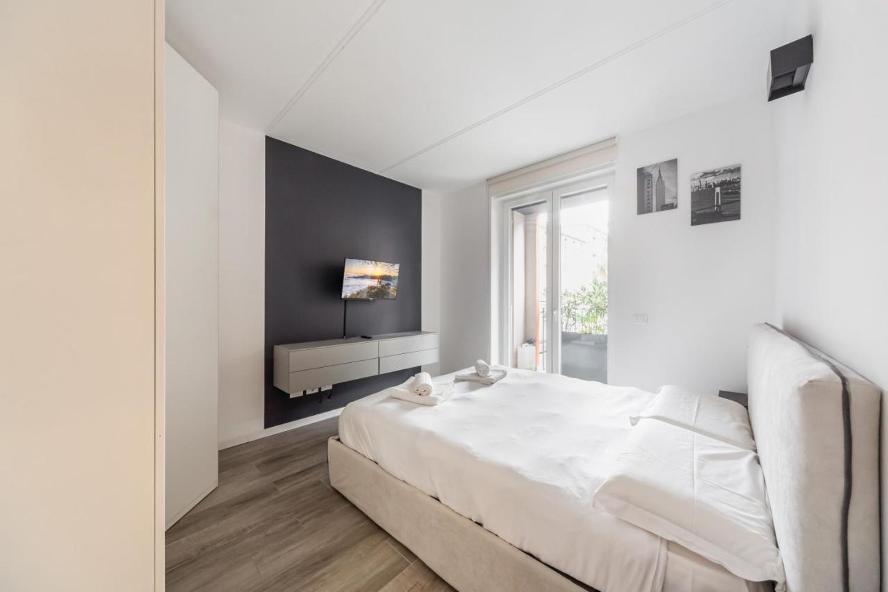 Comfy Apt With Private Parking & Balcony Milano Ngoại thất bức ảnh