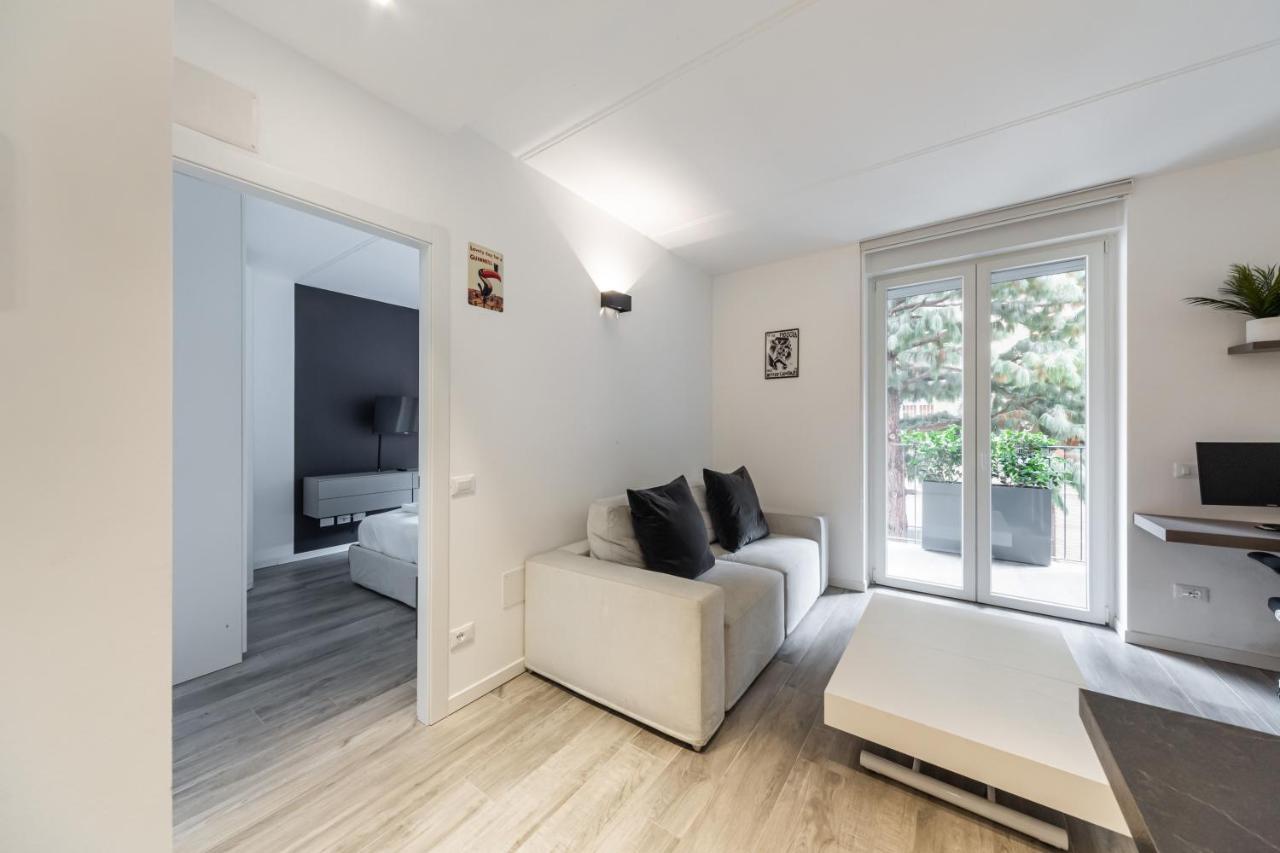 Comfy Apt With Private Parking & Balcony Milano Ngoại thất bức ảnh