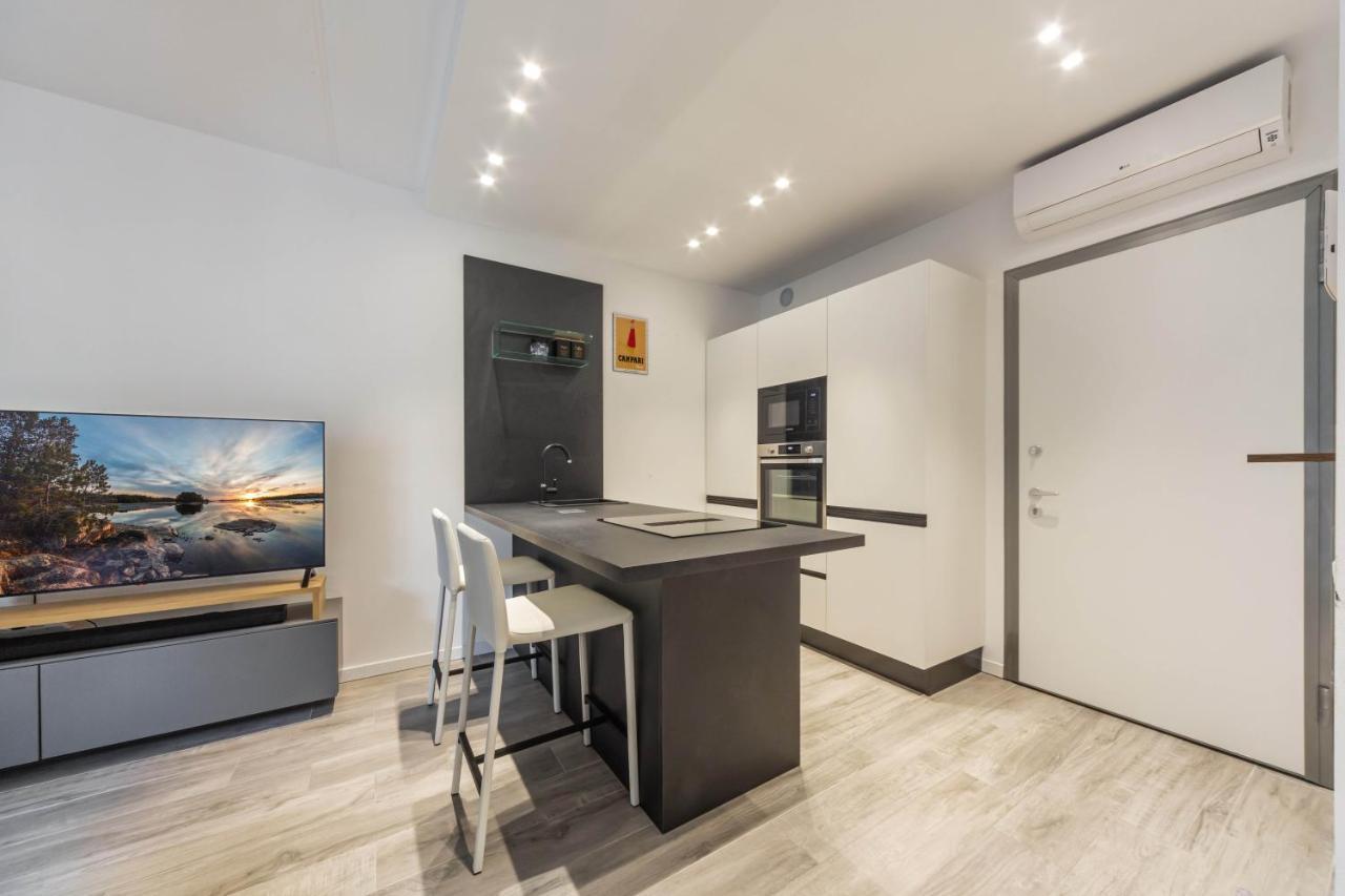 Comfy Apt With Private Parking & Balcony Milano Ngoại thất bức ảnh